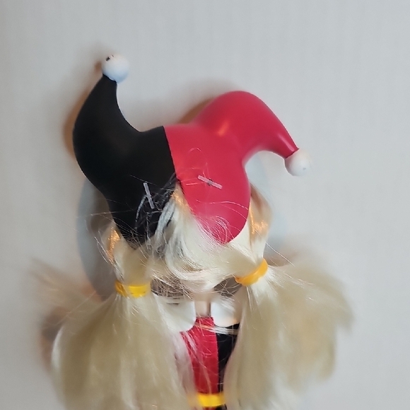 Mattel DC Superhero Girl Doll - Harley Quinn - Picture 5 of 5